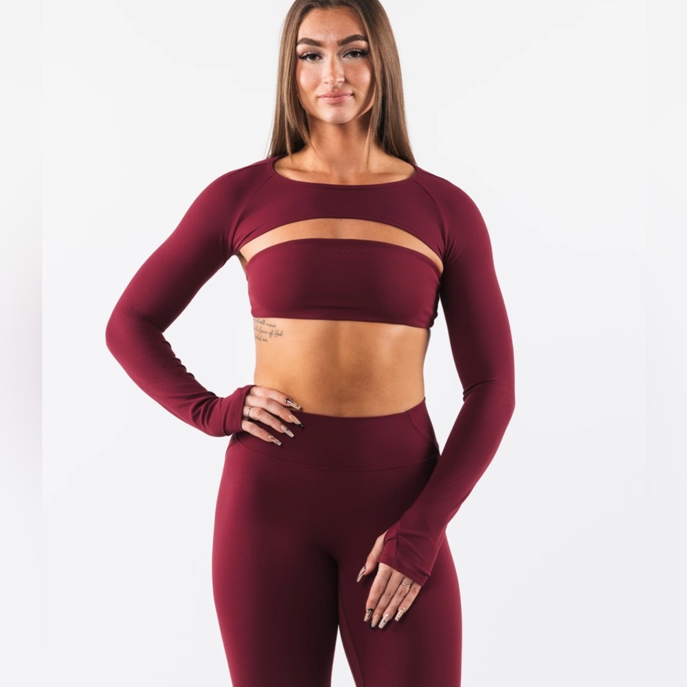 Alphalete Aura SET Cran LS Shrug, Strappy Longline Bra, Flare Pants